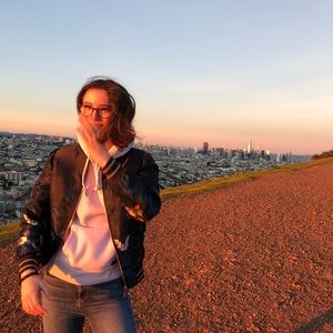 Meet your Posher, Maya